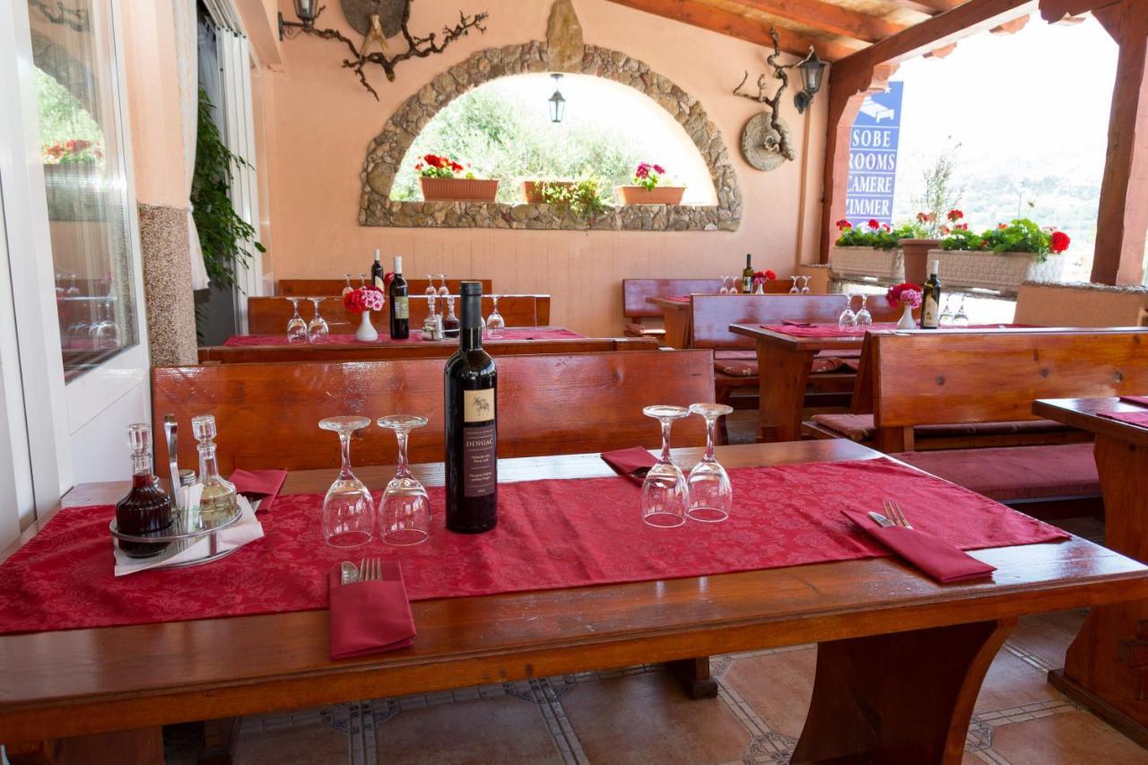 Bed&Breakfast Taverna Miskovic Pag Town Exterior foto
